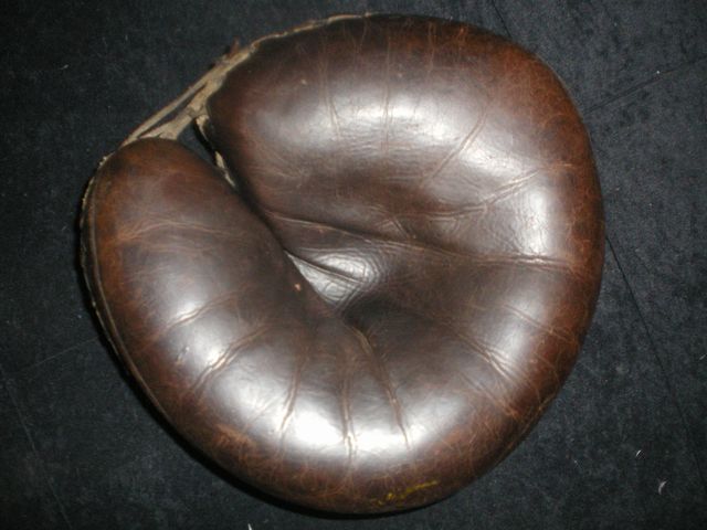 Wilson Catchers Mitt Front